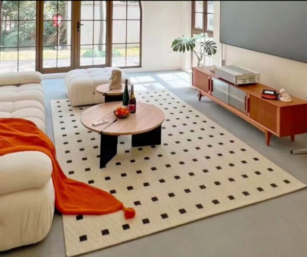 B&W wool rug